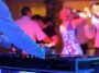 DJ spielt auf einer Hochzeit